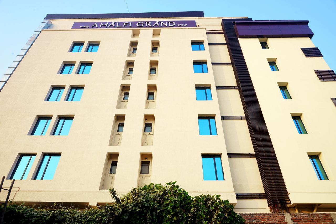 Amalfi Grand Hotel Patna  Quarto foto