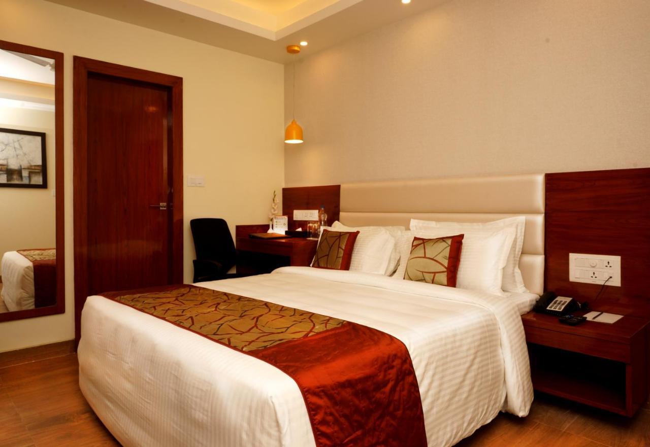 Amalfi Grand Hotel Patna  Quarto foto